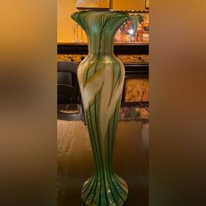 Glass decorative vase